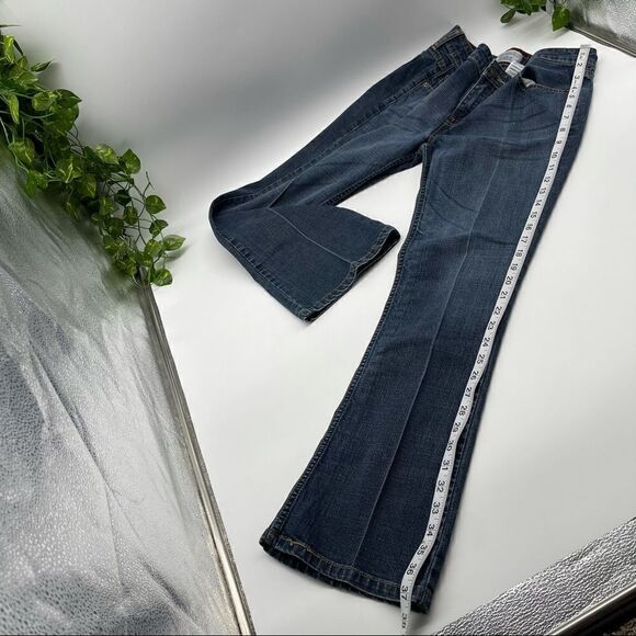 LeviStrauss Signature Lowrise Bootcut Jrs. 9 Short - Picture 15 of 15